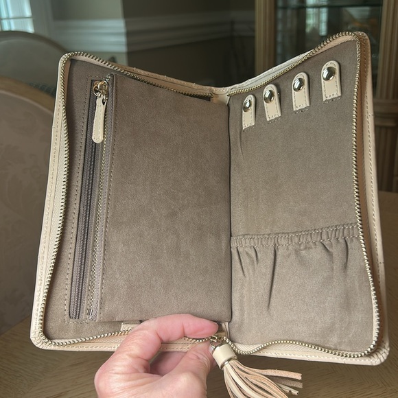 Wolf Caroline Jewelry Portfolio NWOT - Picture 8 of 10